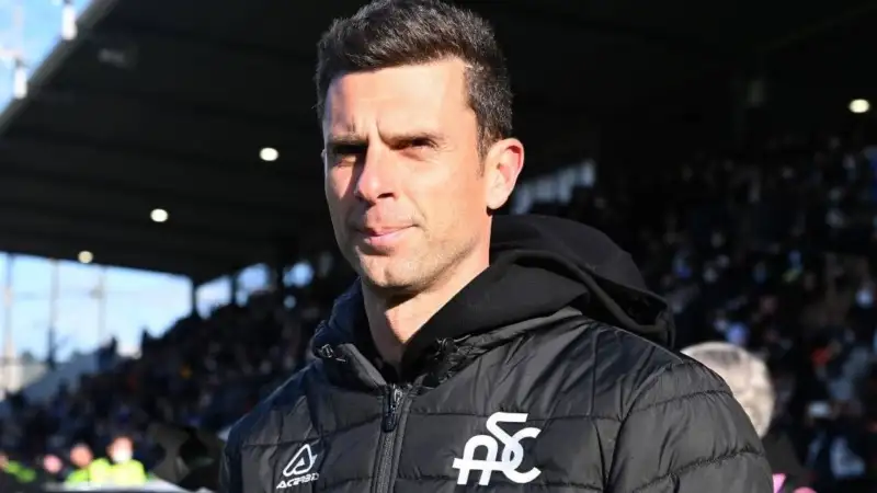 SPEZIA 6
Calma piatta sul Golfo: si è tenuto duro non ascoltando le sirene per qualche pezzo di qualità, come Gyasi o Nzola.