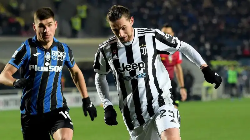 Rabiot 6,5: stavolta il migliore del centrocampo bianconero è lui, con tanto di gol sfiorato.