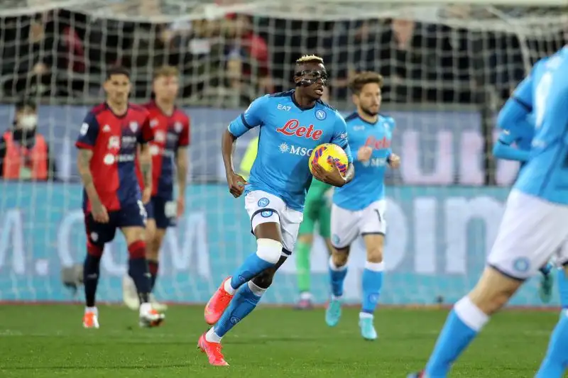Osimhen 7: Entra e fa subito quello che sa fare meglio: segna un gol molto importante per la sua squadra
