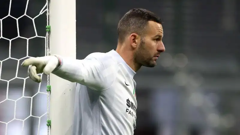 Handanovic 5: nuovamente nell'occhio del ciclone, perché le responsabilità sul secondo gol rossonero sono evidenti