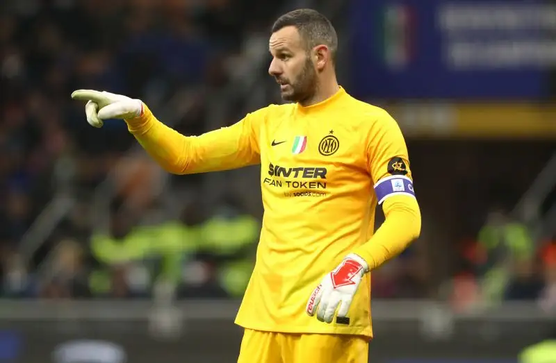 Handanovic 6: non trasmette grande sicurezza, ma quando è chiamato in causa risponde presente
