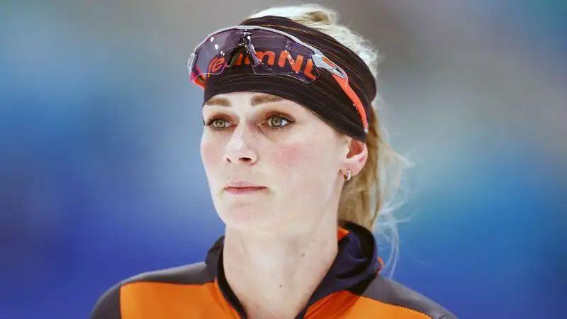 La Schouten ha trionfato nei 3000m davanti all'azzurra Francesca Lollobrigida.