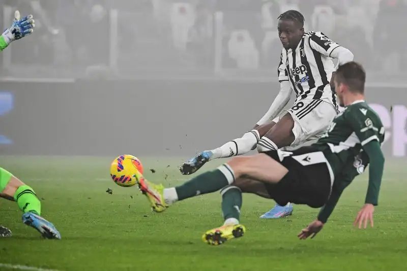 Zakaria 7. L'uomo ideale per il gioco di Allegri: palloni recuperati e inserimenti, come nel 2-0