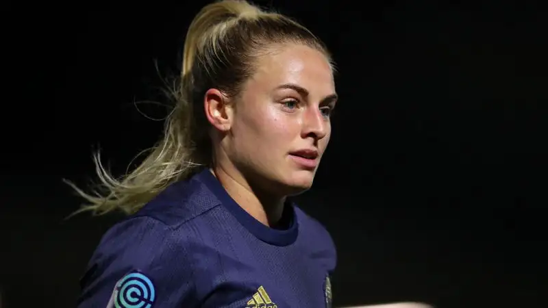 Nel 2006 è stata tesserata dal Musselburgh Windsor, squadra del terzo livello del campionato scozzese di calcio femminile