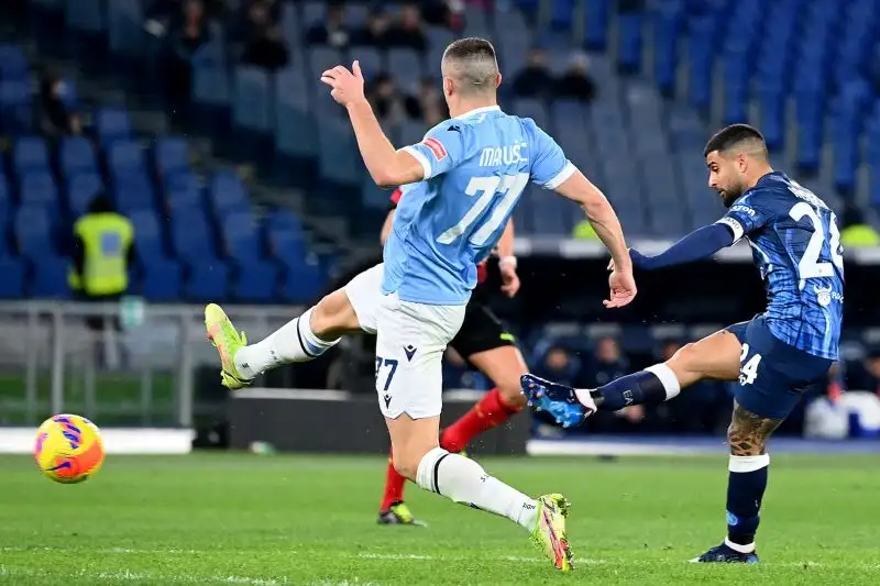Insigne 7: dimentica i fischi di coppa con una prestazione old style, con tanto di destro a giro che infiamma il popolo partenopeo
