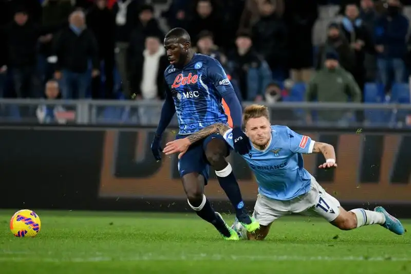 Koulibaly 7: se il Napoli è tornato a correre, è anche grazie al suo ritorno. Dietro è perfetto, davanti sfiora anche il gol
