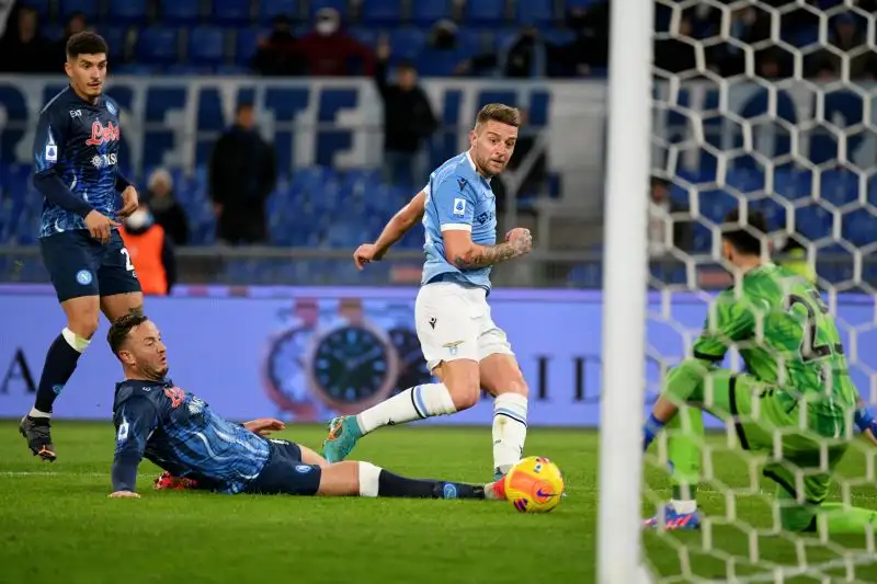 Milinkovic-Savic 6,5: ci prova a lungo, per poco non trova il gol, ma è una spina nel fianco del Napoli
