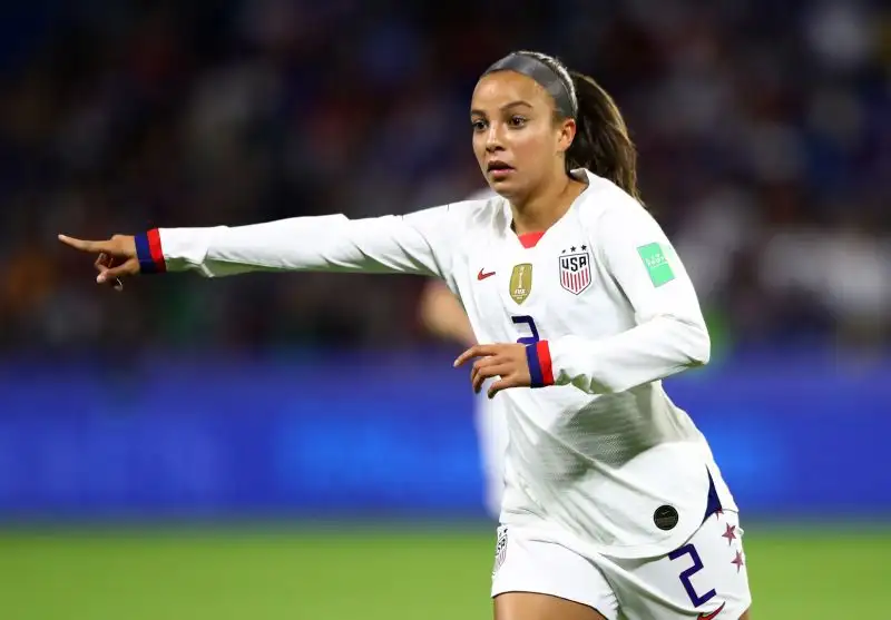 Nel 2021 ha sottoscritto un contratto con i Chicago Red Stars
