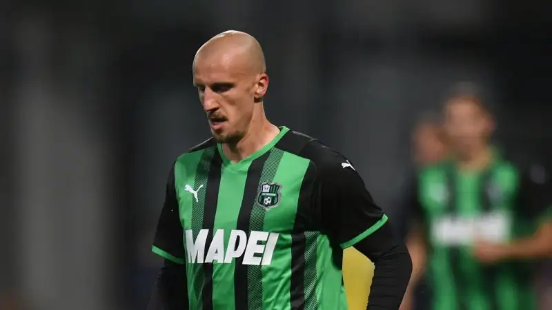 Chiriches 5: il suo tocco di mano in area porta all'assegnazione di un calcio di rigore per la Roma, poi trasformato da Abraham