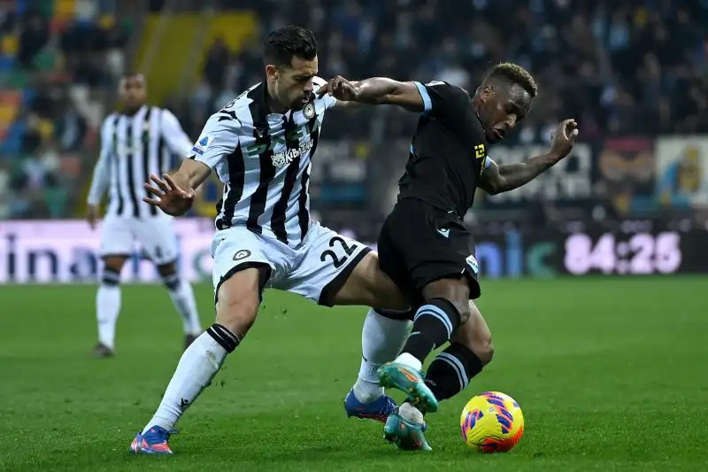 Marì 7: sempre più padrone della difesa bianconera, salva un gol fatto della Lazio
