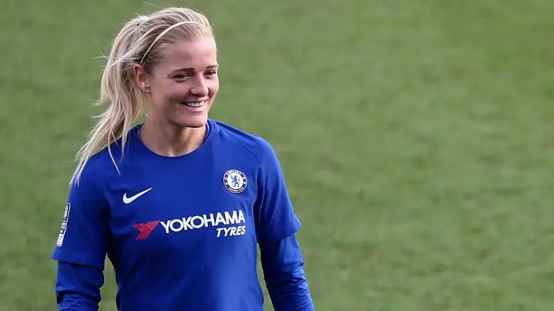 
Ha poi deciso di trasferirsi al Chelsea ed è rimasta con i Blues fino al 2018, quando ha deciso di appendere le scarpette al chiodo