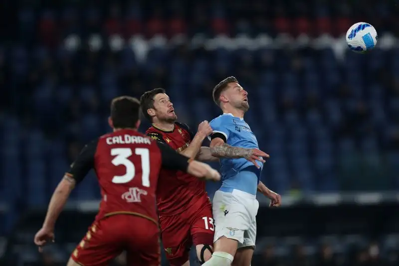 Caldara 6. Partita attenta ma non basta contro una Lazio cinica