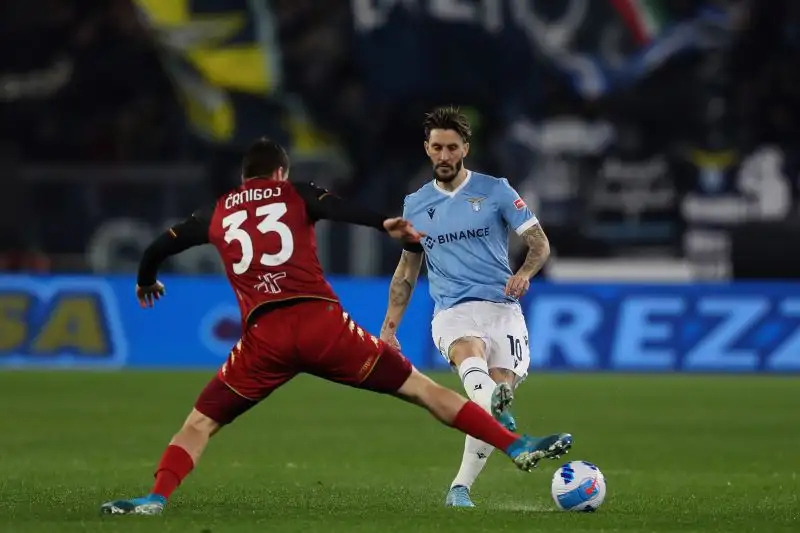 Crnigoj 5. Un suo calcio in faccia a Luiz Felipe regala il rigore della vittoria alla Lazio