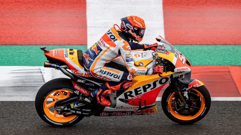"Fortunatamente, è meno grave dell'infortunio che ho avuto alla fine dello scorso anno. Ma ora è il momento di riposare e aspettare di vedere come si evolve la lesione. Come sempre, grazie mille a tutti per il vostro sostegno!", ha concluso il pilota della Honda