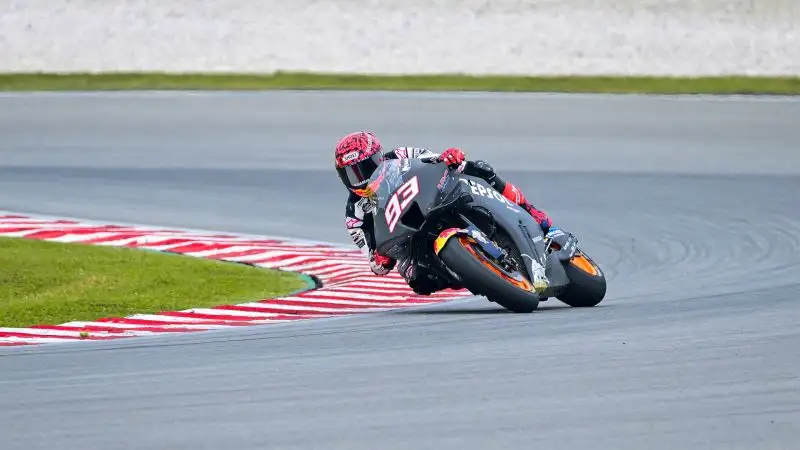 Nel caso dell'episodio del 2021, invece niente operazione, ma il recupero attraverso un trattamento conservativo, che si è concluso favorevolmente: il pilota della Honda ha infatti preso parte ai test di Sepang e di Mandalika prima dell'inizio della stagione del 2022