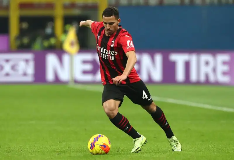 Bennacer 7: in mezzo al campo è una diga. Recupera un'infinità di palloni ed è veloce nel far ripartire la squadra