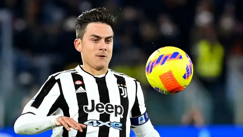 Il Barcellona aveva già tentato di acciuffarlo qualche anno fa, con esito negativo, ma l'interesse è tutt'ora vivo e la Joya potrebbe essere al centro del progetto di rilancio del club blaugrana