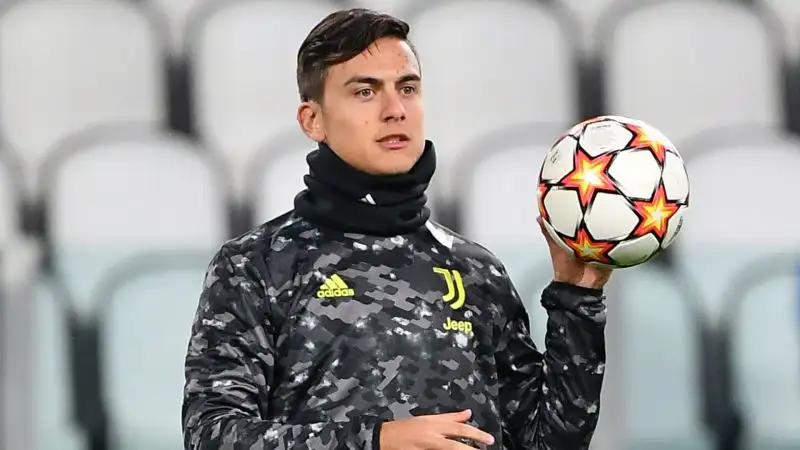 Sullo sfondo c'è anche il Paris Saint Germain del suo amico Messi. I parigini sono al centro di una bufera dopo il flop in Champions e potrebbero decidere di fare grandi manovre di mercato, magari ingaggiando la Joya