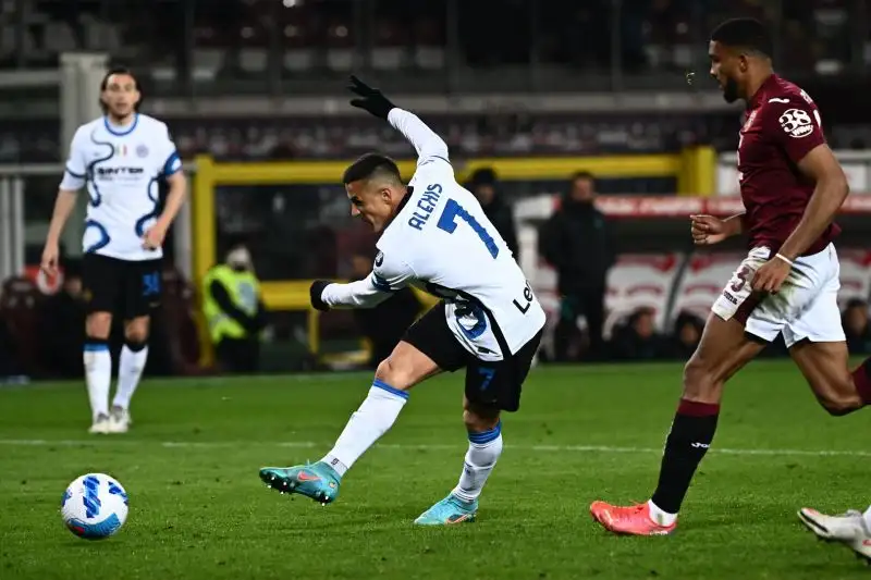 Sanchez 6,5. Salva l'Inter con un gol al 93' che potrebbe anche rivelarsi prezioso a fine campionato