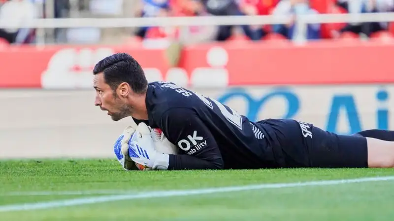 Sergio Rico
Lazio 70%, Besiktas 20%, Paris Saint Germain 10%