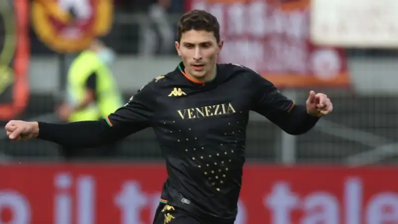 Mattia Caldara
Hellas Verona 55%, Torino 30%, Venezia 10%, Milan 5%
