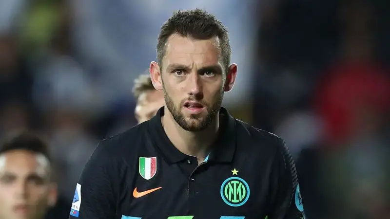 Stefan De Vrij
Newcastle 30%, Inter 25%, Roma 15%, Barcellona 10%, Paris Saint Germain 10%, Manchester United 10%
