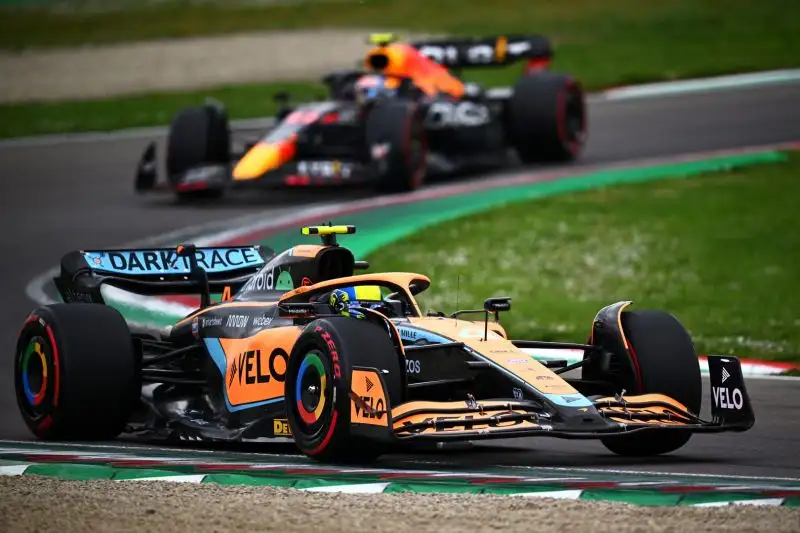 Norris 7: La McLaren sta migliorando sempre di più e lui riesce sempre a precedere il compagno di squadra Ricciardo
