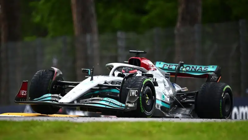 Russell 7: il 'comprimario' della Mercedes se la cava decisamente meglio del compagno di squadra e termina ai piedi del podio
