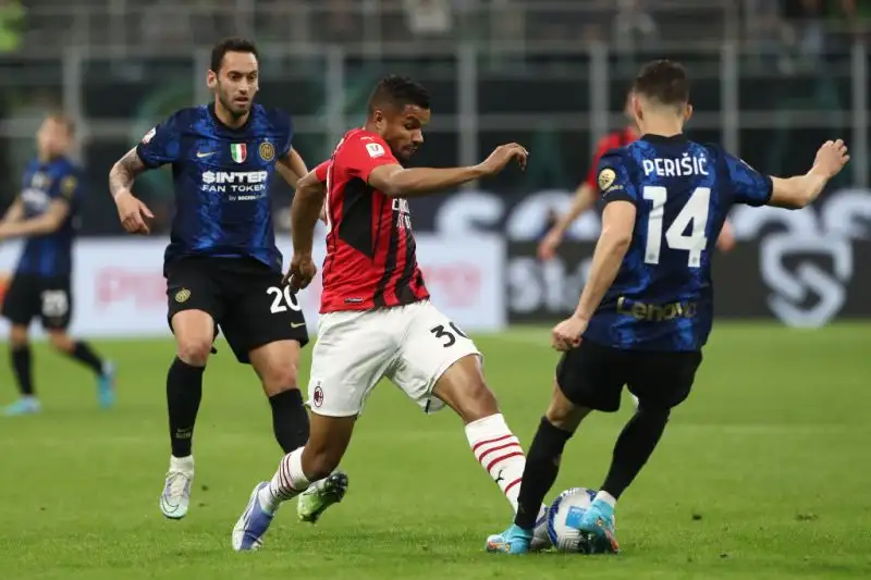 Messias 5. Il suo ingresso in campo non cambia il volto dell'attacco rossonero.