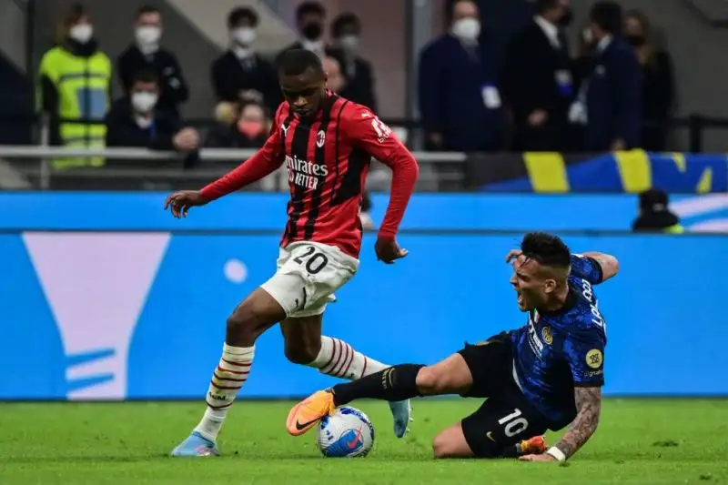 Kalulu 5. Sfortunata protagonista con la posizione di fuorigioco che vanifica di fatto il gol di Bennacer.
