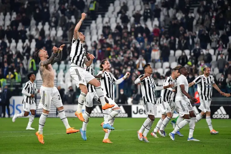 Cuadrado 7: Entra nel finale e la sua vivacità mette in ginocchio la Viola sull'out destro: ubriaca i difensori prima di servire a Danilo la palla del gol-sicurezza