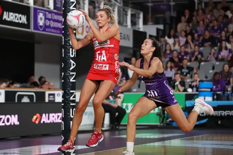 Si tratta di una disciplina simile alla pallacanestro
