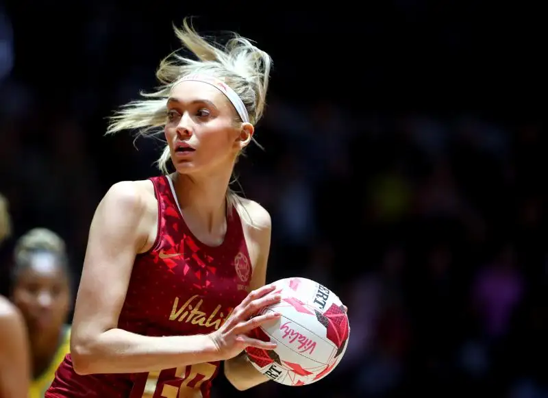 In patria ha portato i colori del Manchester Thunder
