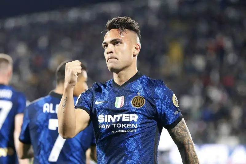 Lautaro Martinez 7,5: grande impatto dell'argentino all'entrata in campo, segna e firma l'assist per il tris di Sanchez
