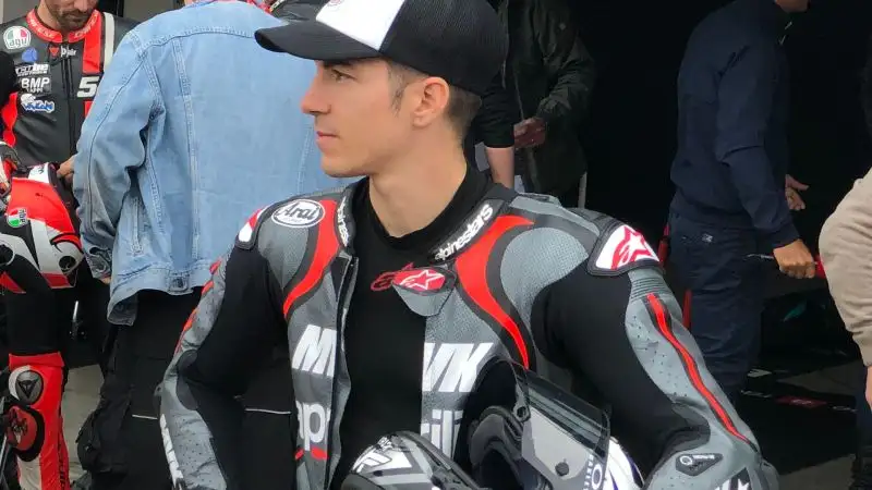 Ora i fan dell'Aprilia si aspettano dal talentuoso pilota ventisettenne la possibilità di festeggiare altri podi e vittorie
