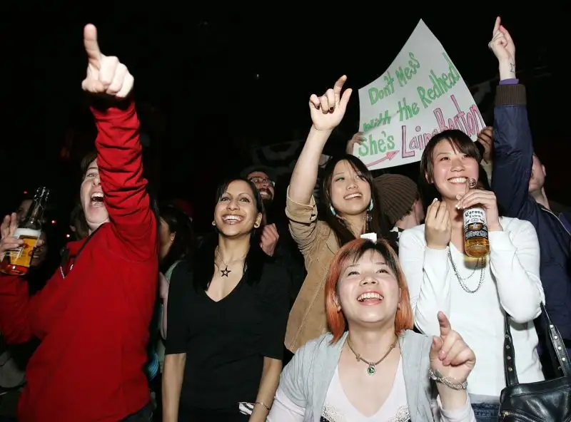 E' molto popolare tra le donne, ma stanno nascendo anche tornei maschili
