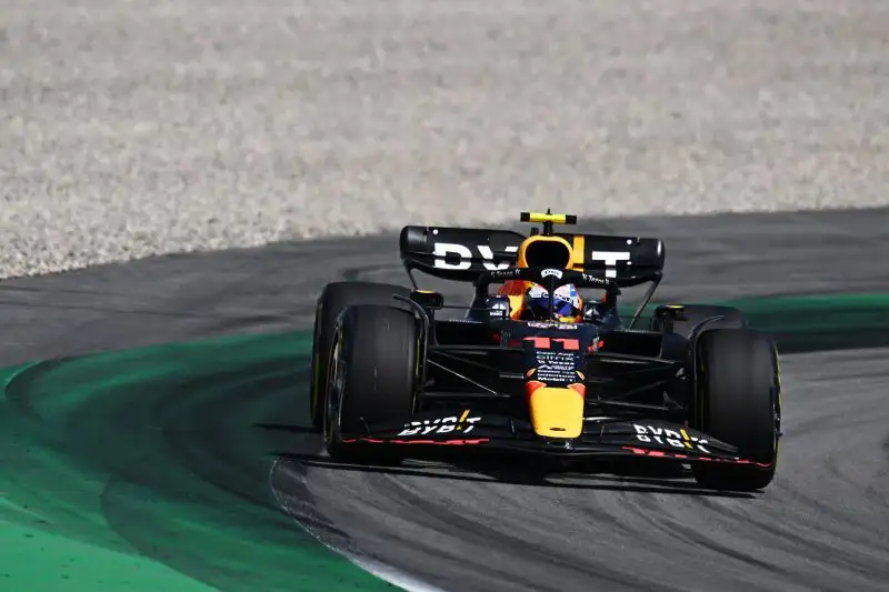 Perez 8 - Ottima gara quella del messicano, che fa quel che deve a livello di ordini di scuderia, benché non gradisca
