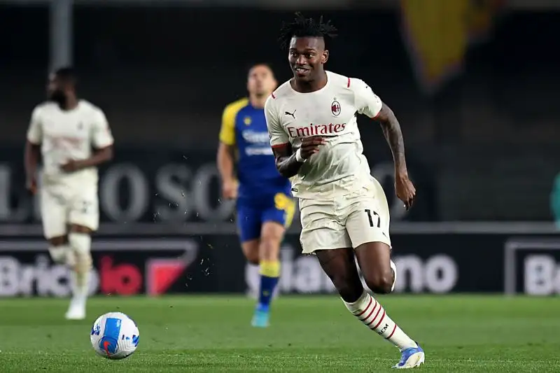 Leao 8: Il migliore in campo. Fornisce due assist vincenti a Tonali creando continuamente lo scompiglio nella retroguardia scaligera
