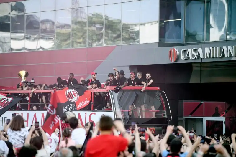 La squadra è stata caricata a Casa Milan
