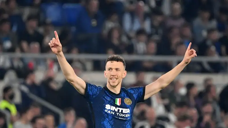 Perisic 9: il vero uomo in più della stagione dell'Inter. Imprendibile in attacco e preziosissimo in difesa per tutto l'arco del campionato