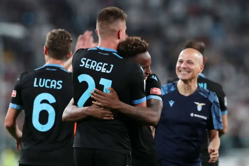 Milinkovic-Savic 7. Firma a tempo scaduto il pareggio contro quella che potrebbe diventare la sua squadra.
