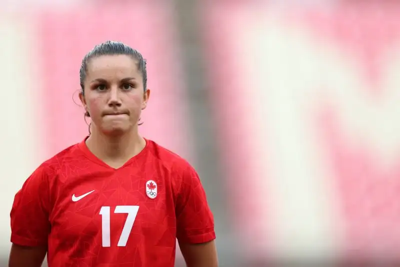 Jessie aveva 15 anni, diventa così la seconda giocatrice più giovane ad aver mai giocato nella nazionale femminile canadese
