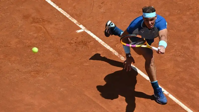 Nadal 6.5
Il campione spagnolo mostra un buon tennis finché può ma poi il piede lo costringe ad alzare bandiera bianca