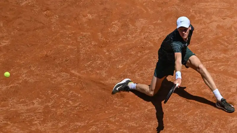 Sinner 7
L'altoatesino perde con Tsitsipas e continua a battere regolarmente quelli più deboli di lui. Non c'è fretta, ma l'attesa per la vittoria con un top5 continua
