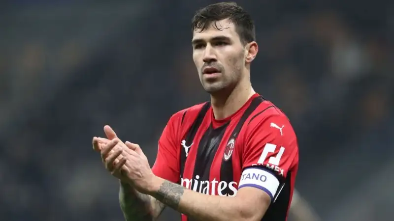 Romagnoli 5,5: Meglio nella prima parte di stagione, poi si perde tra numerosi piccoli infortuni, che lo fanno precipitare nelle gerarchie difensive
