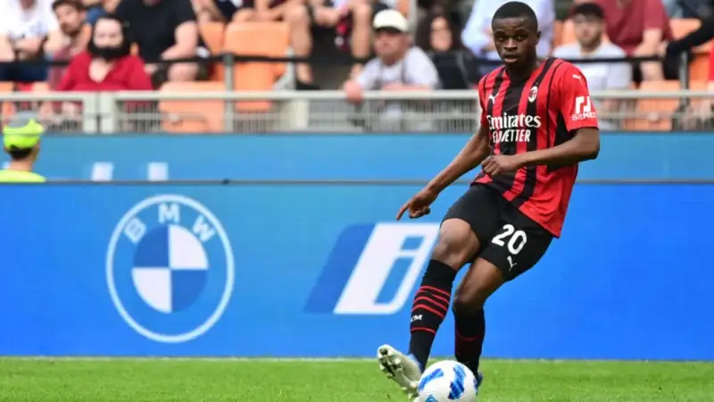 Kalulu 7,5: Maignan a parte, è lui la grande sorpresa della stagione: difensore tuttofare, in continuo miglioramento. Non trema con Kjaer ko