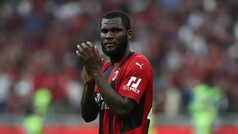 Kessié 8: Nonostante le beghe contrattuali e qualche attrito con i tifosi, l'ivoriano gioca sempre al massimo e onora la maglia fino all'ultimo