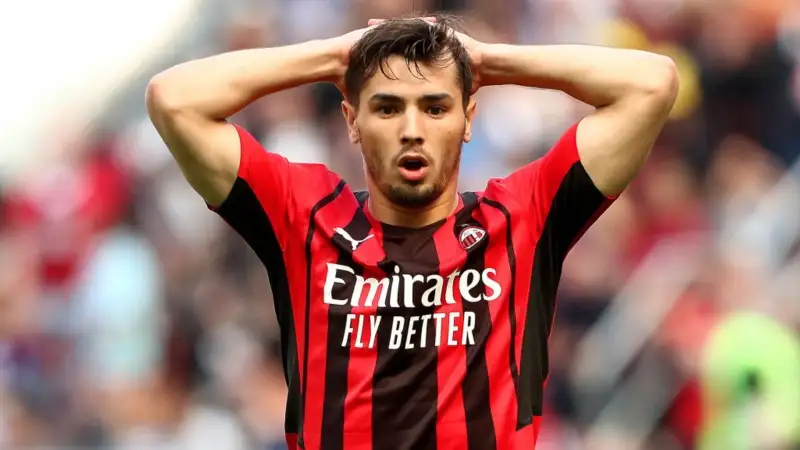 Brahim Diaz 5,5: Apre la stagione con prestazioni brillanti in campionato e in Champions. In inverno, però, inizia a perdersi e non risale
