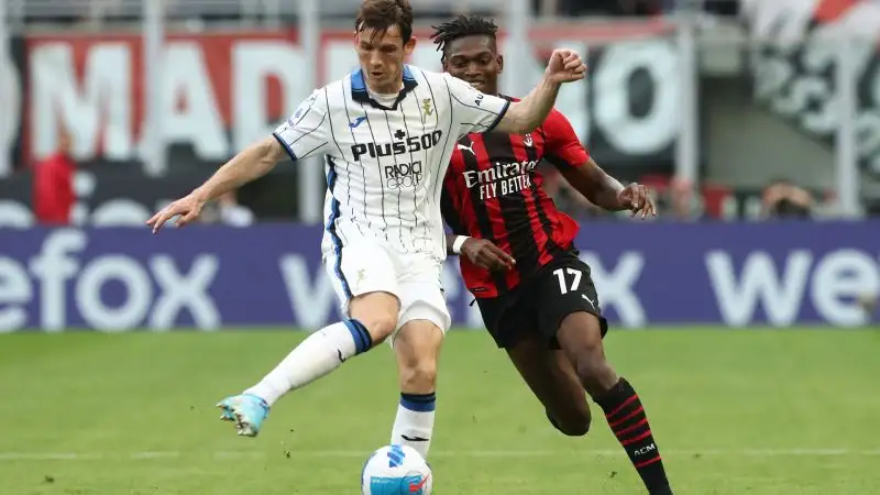 De Roon 5,5: doveva limitare Leao ma fatica ogni volta che il portoghese accelera