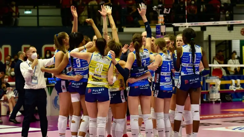Conegliano ha chiuso la stagione regolare di campionato al primo posto e le ragazze di Santarelli si giocheranno anche la finale di Champions League con il Vakifbank.